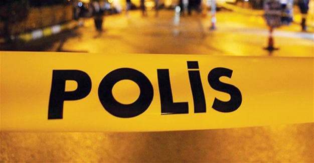 Turkiya prezidenti tan soqchisi "rus ruletkasi" o‘ynashi vaqtida o‘zini otib qo‘ydi