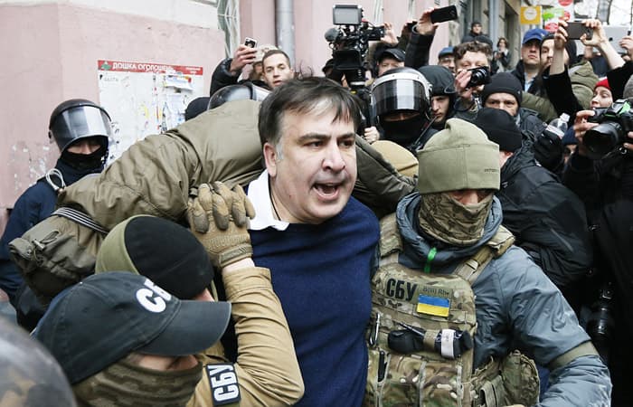 Saakashvili o‘z uyi tomida qo‘lga olindi