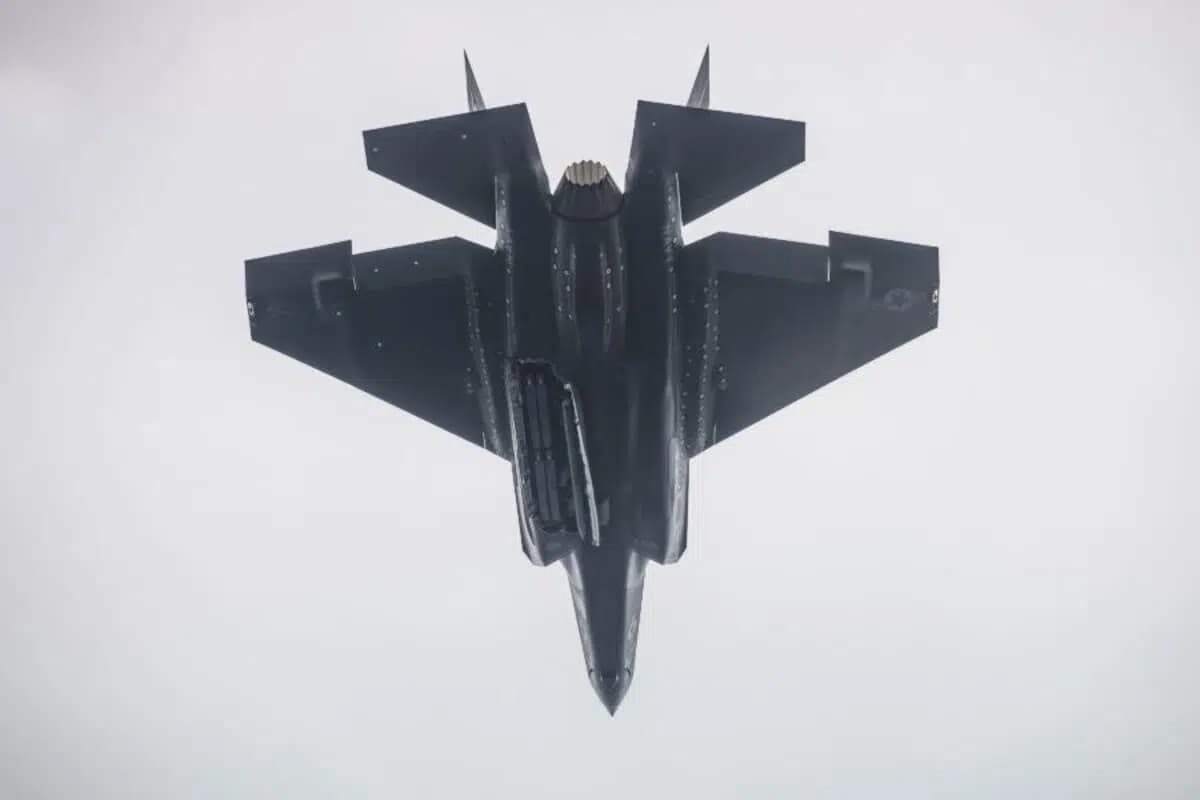 F-35B илк бор саккизта юқори аниқликдаги бомбани кетма-кет ташлади