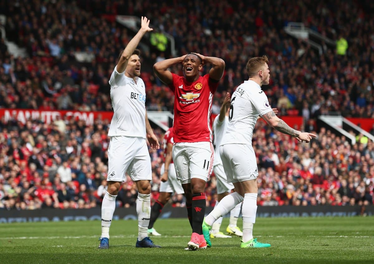 «Manchester Yunayted» «Suonsi» bilan durang o‘ynab, mag‘lubiyatsiz seriyasini davom ettirdi