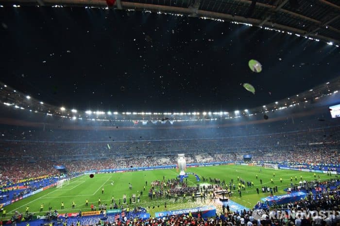 Fotojamlanma. Fransiya zaminida portugalcha bayram