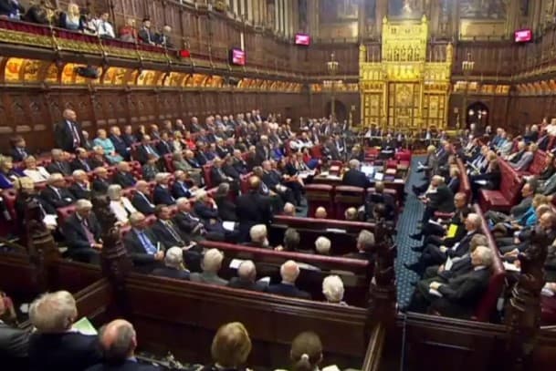 Britaniya parlamenti Brexit jarayonini boshlashni ma'qulladi