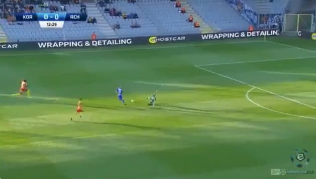 Video: Polshalik futbolchi darvozabonni aldab o‘tib ham gol ura olmadi