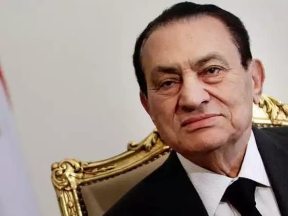 Qohira sudi Husni Muborakka nisbatan yopilgan ishni yana qo‘zg‘atmoqchi