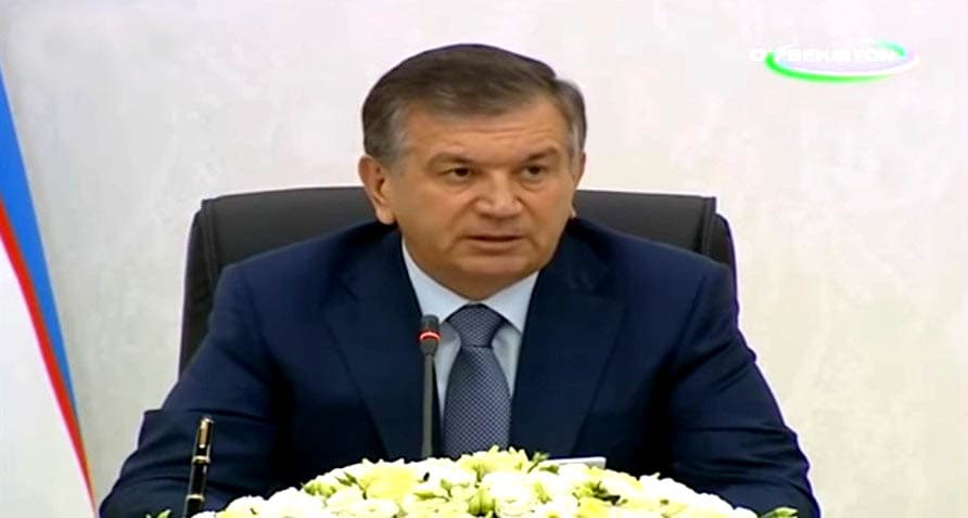 Mirziyoyev: Banklar ishlamayapti, «O‘zbekneftgaz» korxonalarida gaz qazib chiqarilmayapti, hokimlar harakatsiz