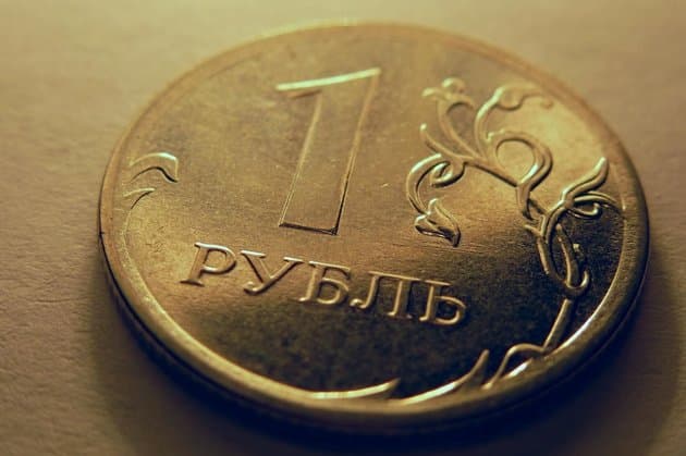 Rossiyada rubl kursi muzlatilishi mumkinligi aytildi