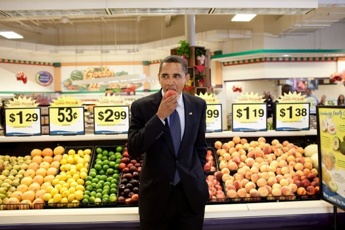 Fotojamlanma: Obama ham barchaga o‘xshash oddiy bir inson