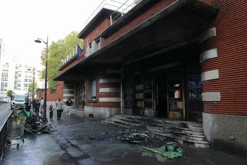 Франция: свыше 400 лицеев переведены на дистанционное обучение из-за протестов