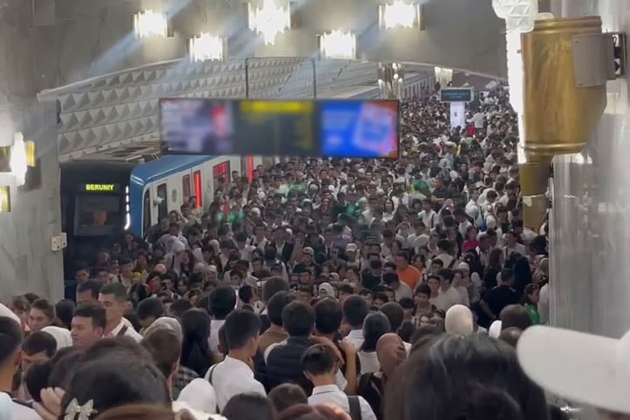 В ташкентском метро образовалась мегапробка из-за неисправного поезда