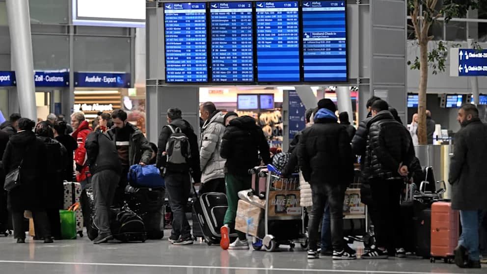 Germaniya aeroportlarida yo‘lovchilarni tekshirish tizimida nosozlik yuzaga keldi