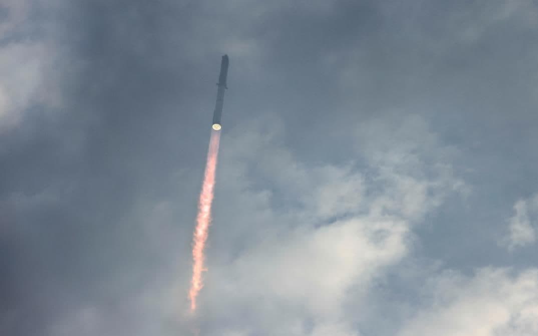 SpaceX Starship raketasining birinchi muvaffaqiyatli uchirilishini amalga oshirdi