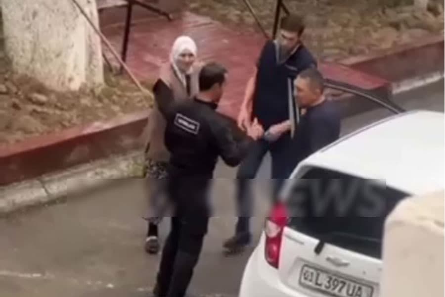 Toshkentda maktab qo‘riqchisi va oshxona xodimi mushtlashdi