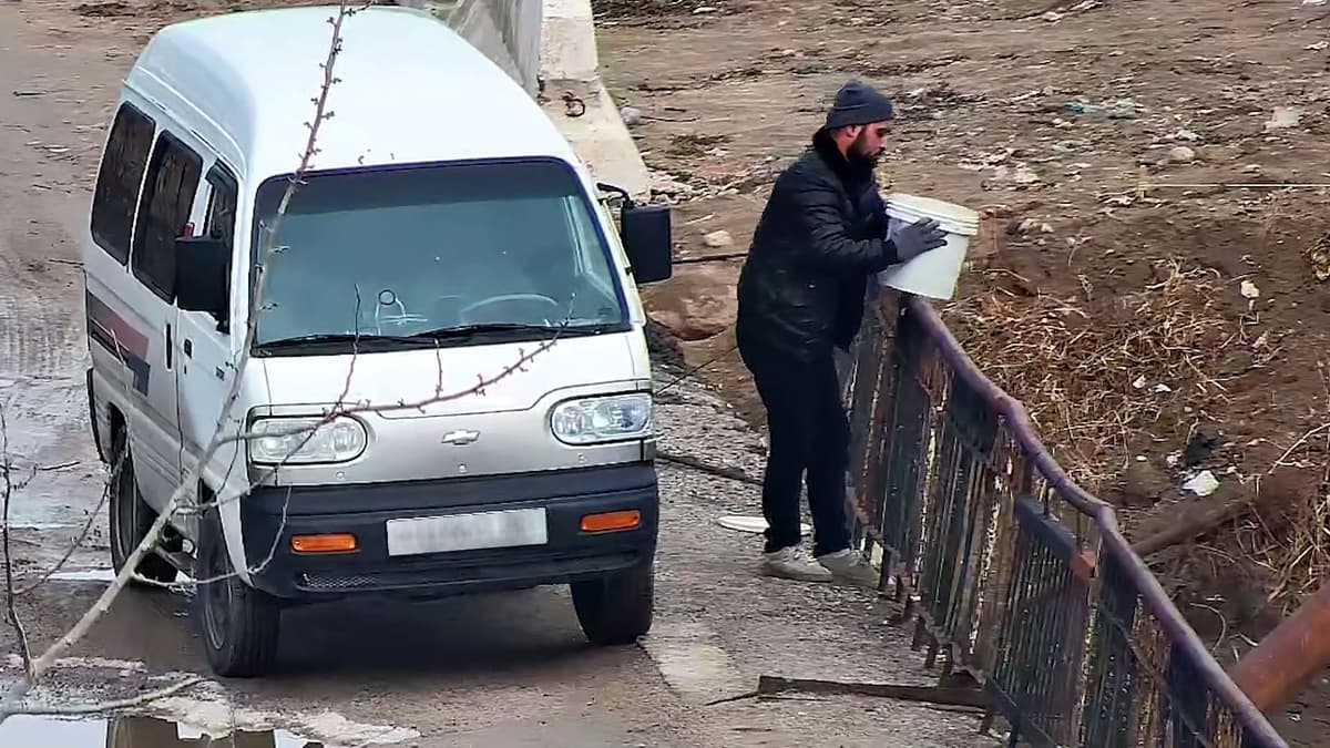 Самарқандда белгиланмаган жойга чиқинди ташлаган шахс жаримага тортилди