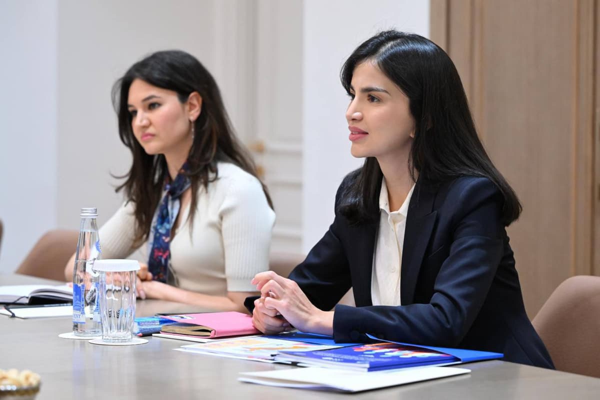 Saida Mirziyoyeva discusses with UNFPA representative national health initiatives for women