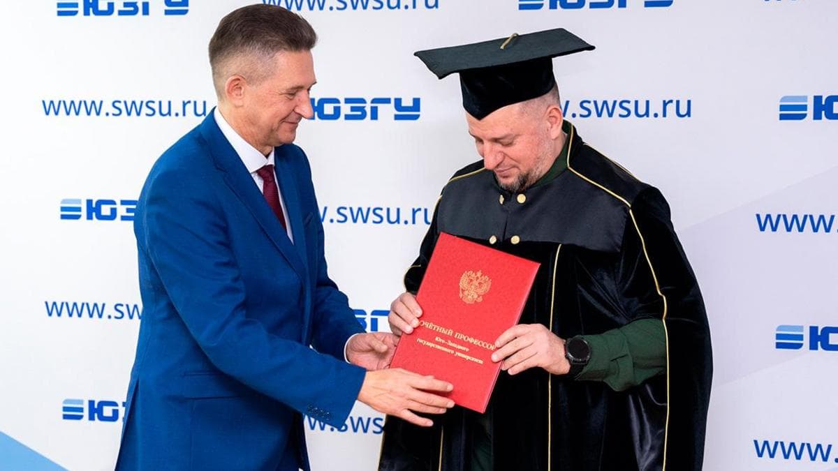 «Axmat» qo‘mondoni Apti Alaudinov Kurskdagi universitetning faxriy professoriga aylandi