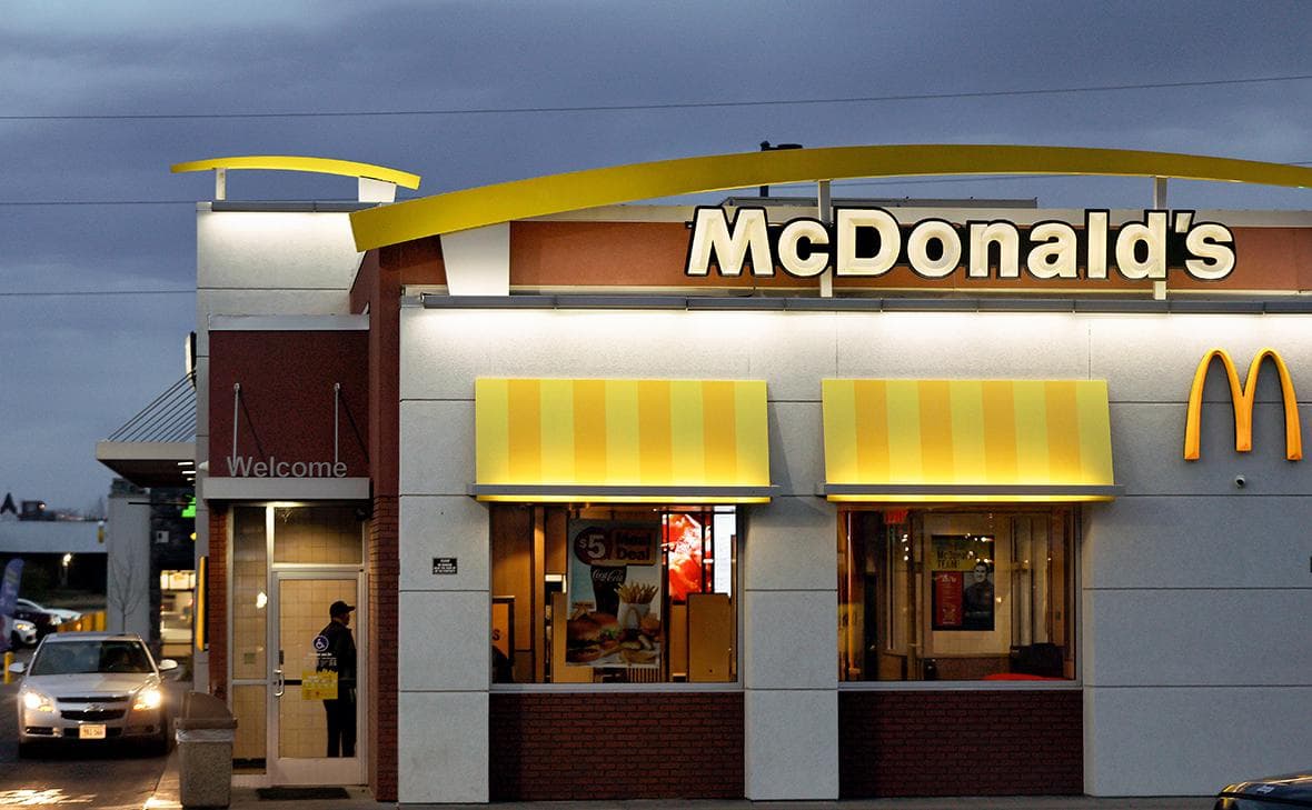 McDonald's возобновит продажу бургеров после массовых отравлений
