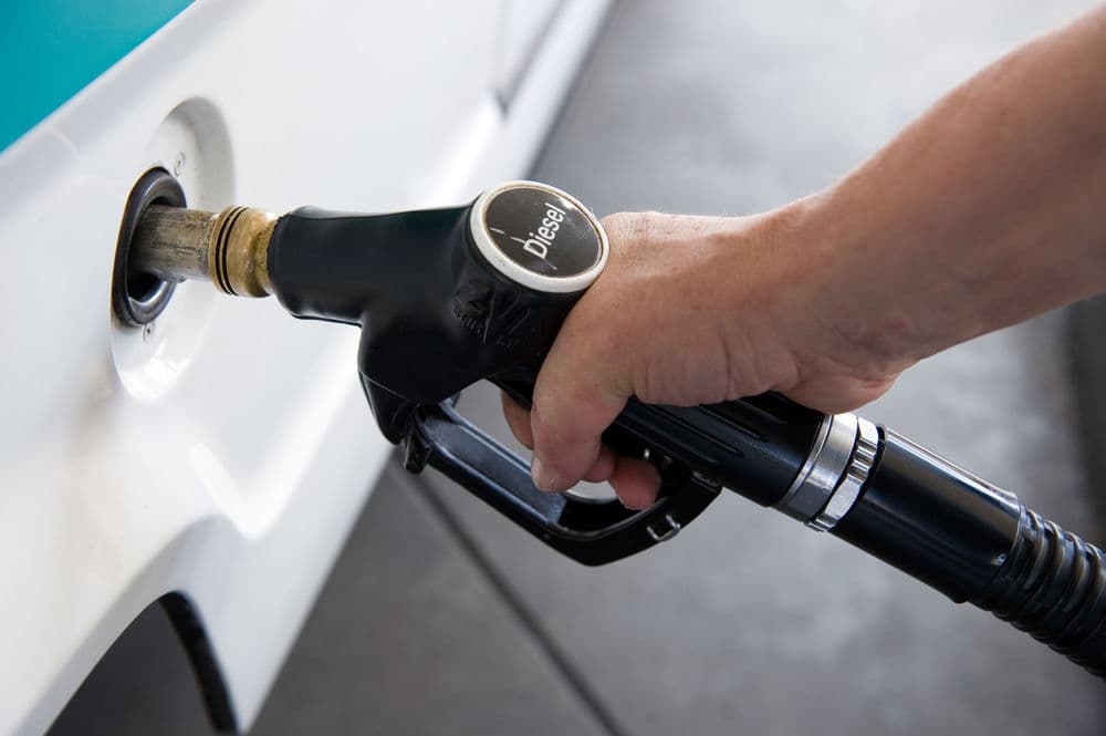15 фоизга арзонлаштирилган дизел нархи 25 фоизгача кўтарилди