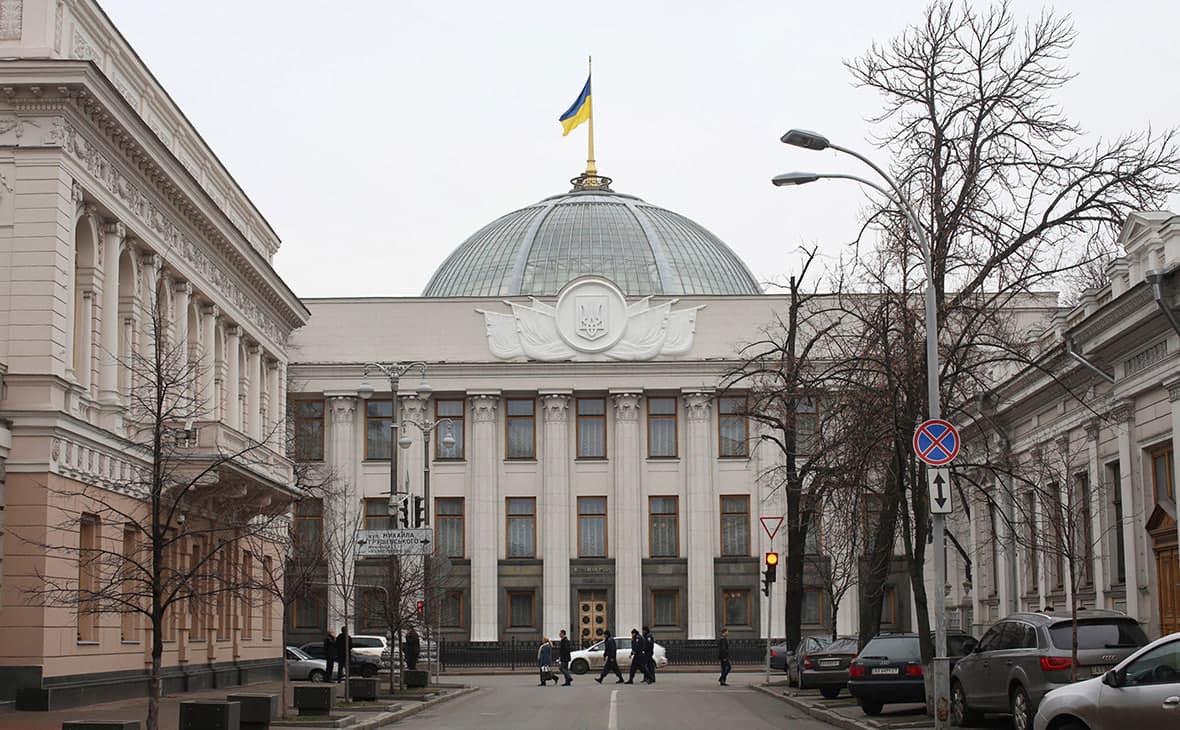 Oliy rada Ukrainadagi harbiy holatni uzaytirdi