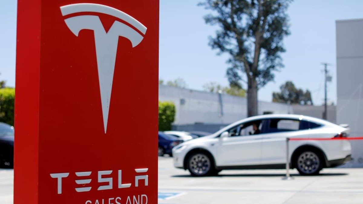 Tesla акциялари ижобий прогнозлар фонида 20 фоизга қимматлашди