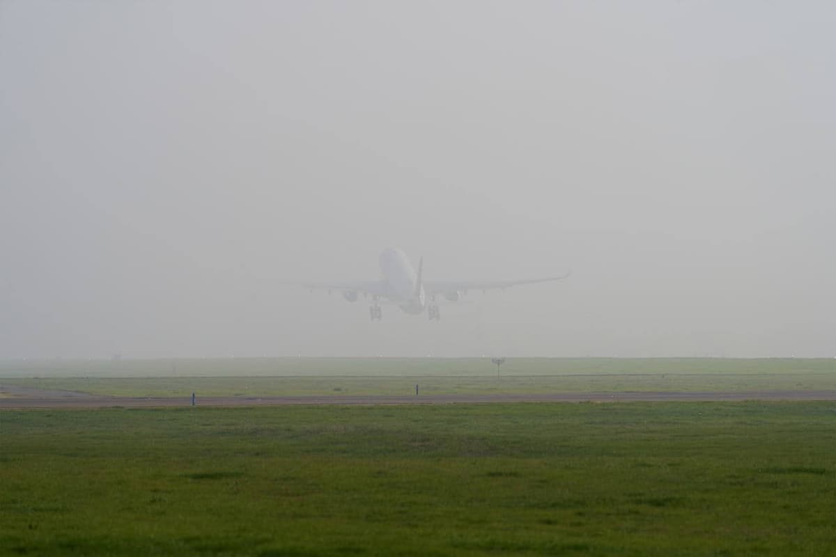Bukhara airport temporarily suspends receiving aircraft due to strong dust storm