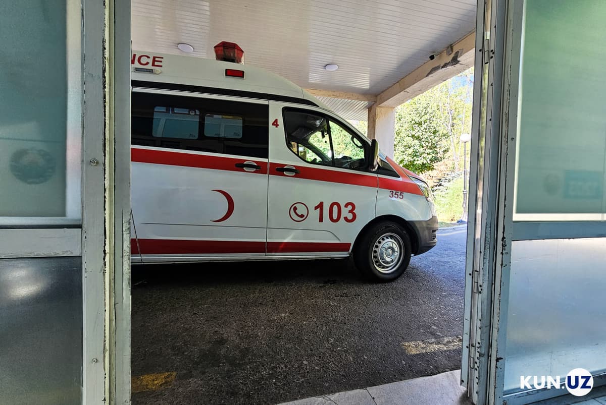В Намангане двое парней сбросили знакомого из окна дома 