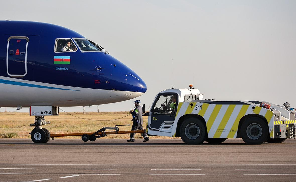 Azerbaijan Airlines приостановила полеты из Баку в Казань