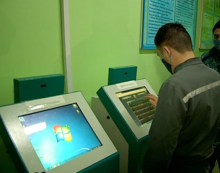 В Узбекистане установят инфокиоски с Face-ID для заключенных