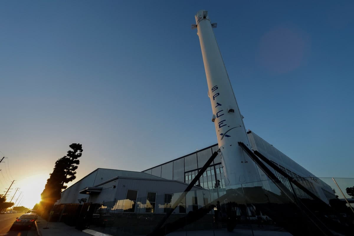 SpaceX АҚШ разведкаси учун жосуслик сунъий йўлдошларини яратади — ОАВ 