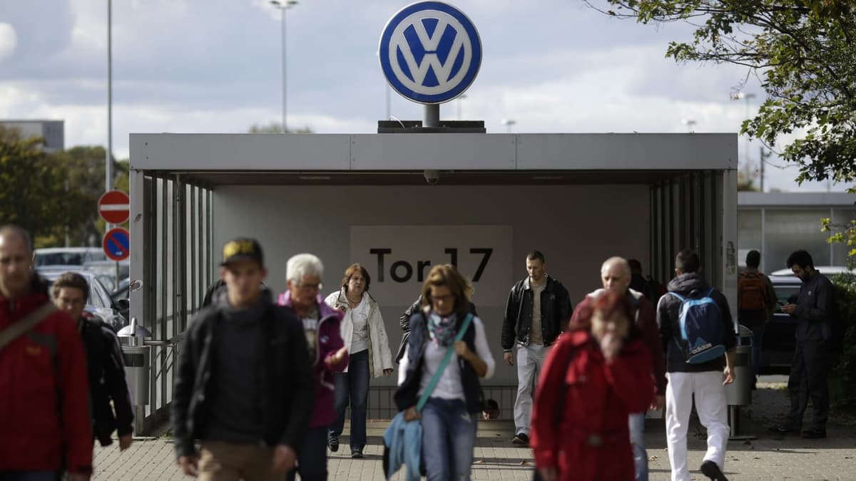 Volkswagen Германиядаги камида учта заводини ёпади