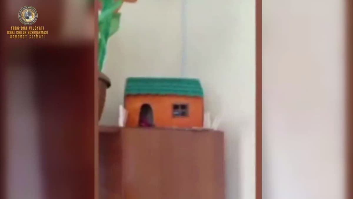Farg‘ona pedagogika mahorat markazida xonalardan birida yashirin kamera aniqlandi. Uni o‘rnatgan o‘qituvchi uzr so‘radi