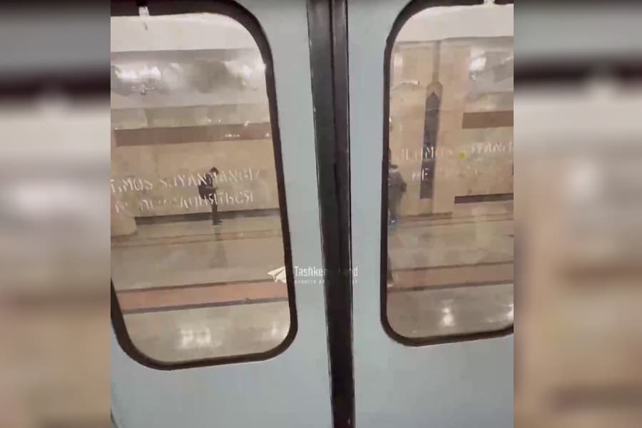 Тошкентда метро вагонларидан бирининг эшиги очилмай қолгани бўйича изоҳ берилди