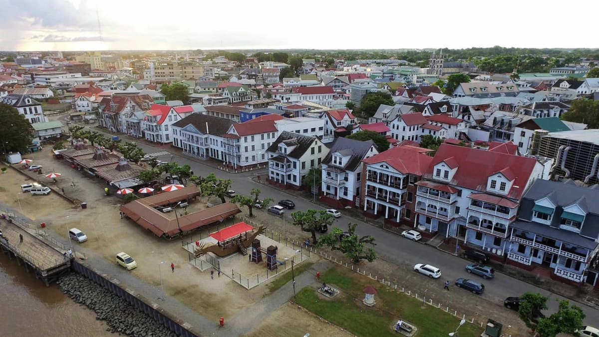 Surinam neft daromadlarini fuqarolar bilan baham ko‘radi