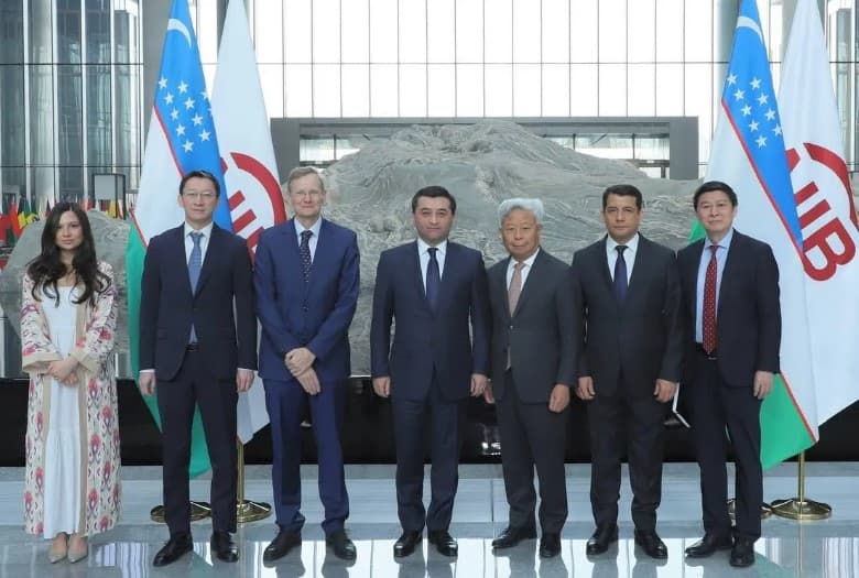 FM Saidov holds talks with AIIB President Jin Liqun
