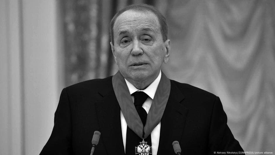Россияда узоқ йиллар КВН бошловчиси бўлган Александр Масляков вафот этди