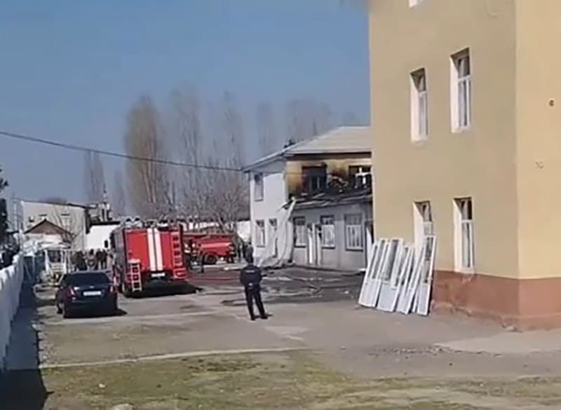 Fire breaks out near a school building in Andijan