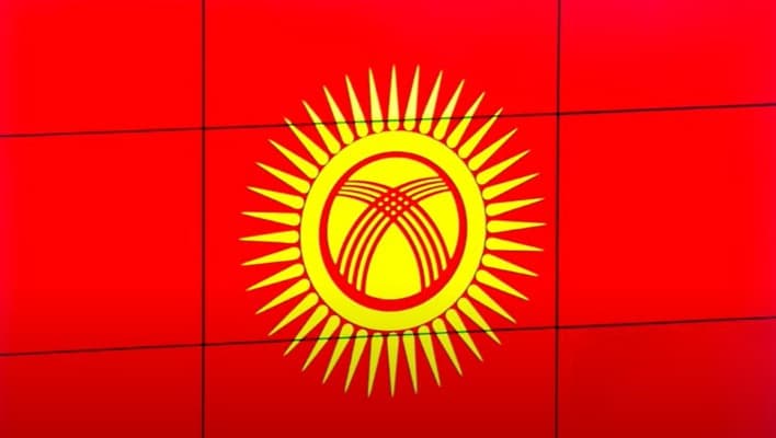 В Кыргызстане принят законопроект об изменении флага