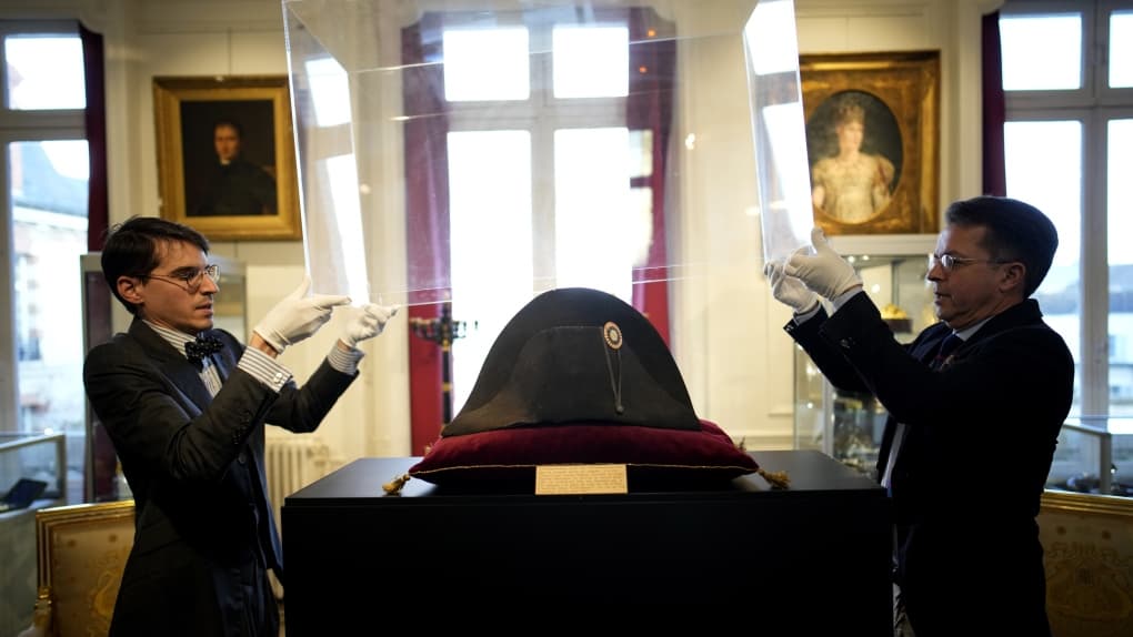 Napoleonning shlyapasi auksionda 2,1 mln dollarga sotildi