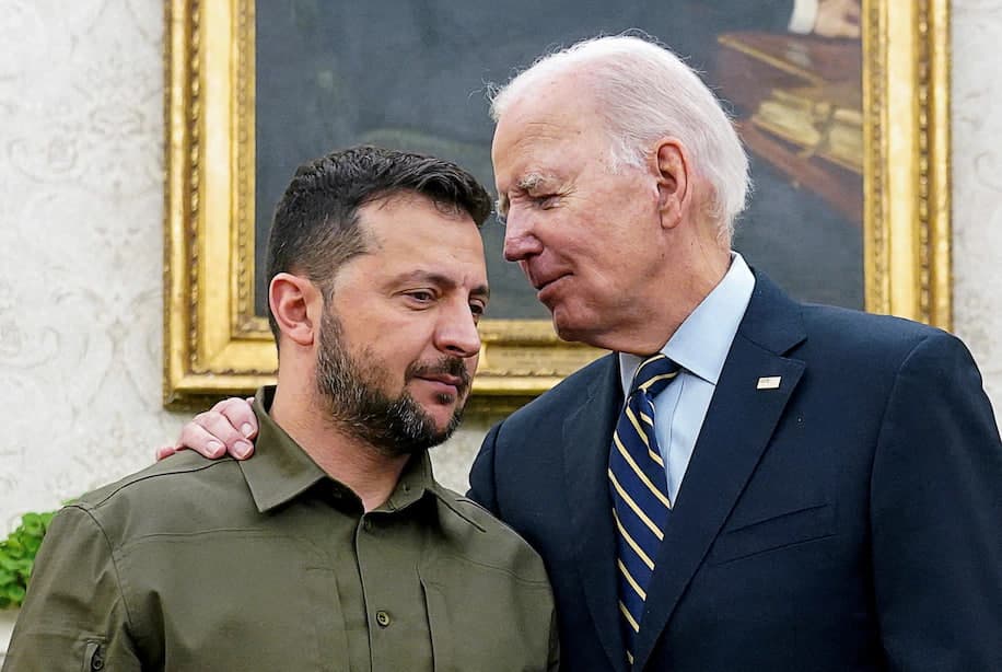 Байден, опасаясь новой политики Трампа, увеличивает передачу оружия Украине – WP