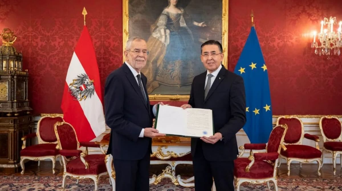 Uzbekistan’s new ambassador to Austria presents credentials to President Alexander Van der Bellen