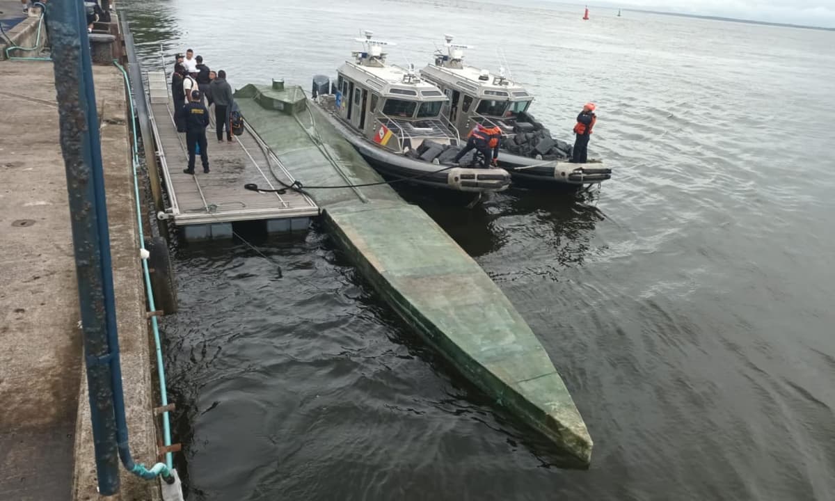 Колумбия полицияси 225 тонна кокаин ва 6 та «наркосубмарина»ни мусодара қилди