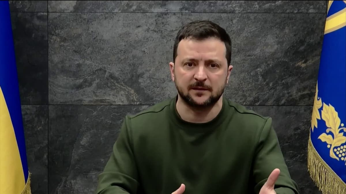Зеленский: Россиянинг Украина шарқидаги ҳужуми тўхтатилди