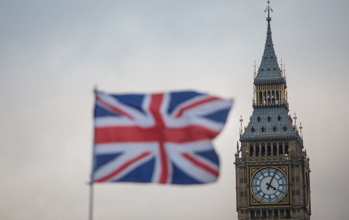 Britaniya Rossiyani siyosatchilar, jurnalistlar va olimlarning elektron pochtalarini buzganlikda aybladi