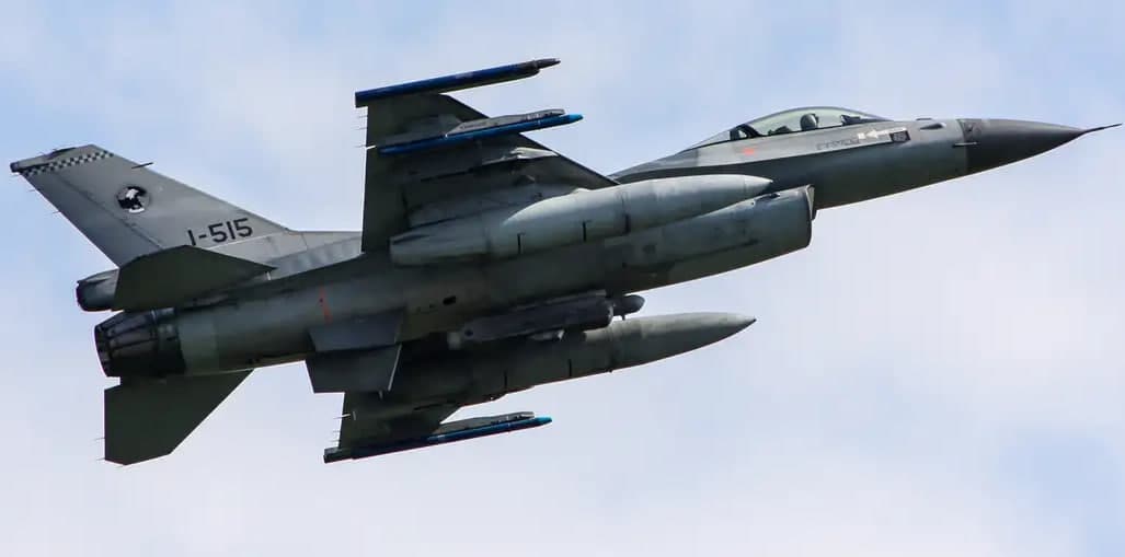 Niderlandiya Ukrainaga yetkazib berish uchun 18 ta F-16 qiruvchisini tayyorlamoqda