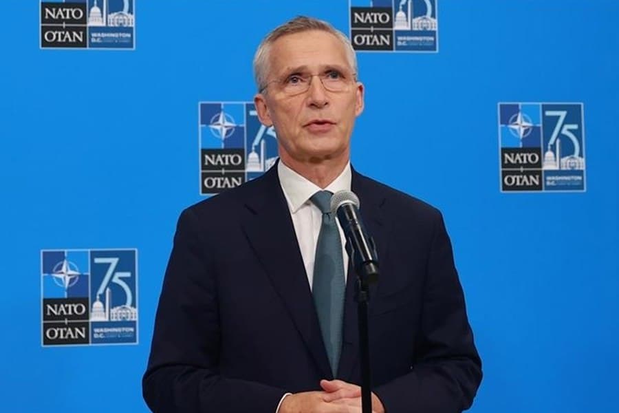 Столтенберг: Украинани қўллаб-қувватлаш НАТОни можаро томонларидан бирига айлантирмайди