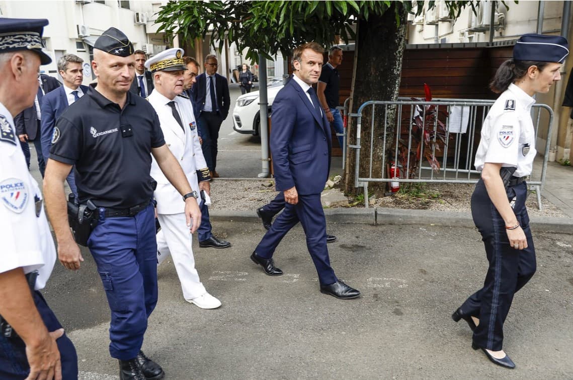 Makron tartibsizliklar kuzatilayotgan Yangi Kaledoniyaga bordi