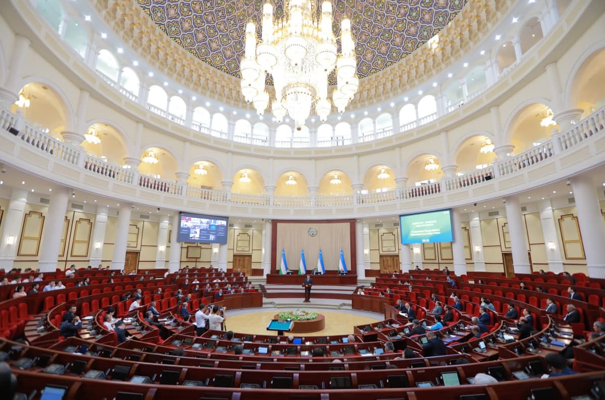 Парламентда мухолифат ҳуқуқларига оид қонун лойиҳаси ишлаб чиқилади