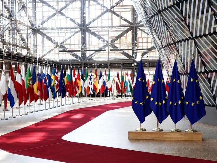 ЕС утвердил 14-й пакет санкций против России