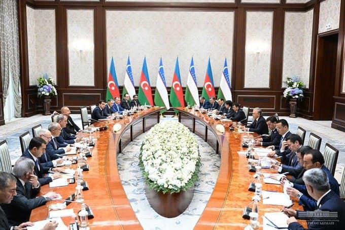 Uzbekistan and Azerbaijan undertake to increase number of mutual flights