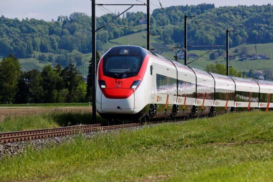 Узбекистан закупит два поезда швейцарской компании Stadler