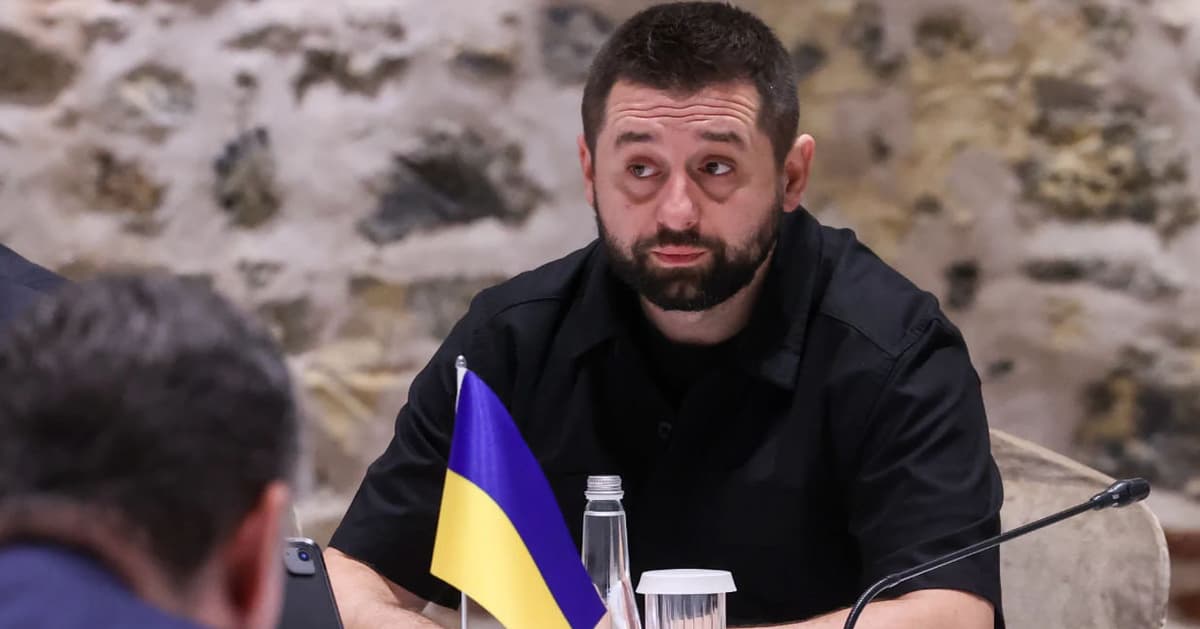 David Araxamiya: Rossiya Ukrainaga NATOga rad javobi evaziga tinchlik va’da qilgan